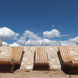 chaises longues mucem