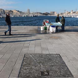 quai de la fraternit&eacute; plaque phoc&eacute;ens