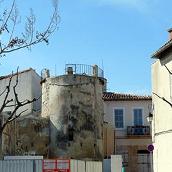 place des moulins marseille